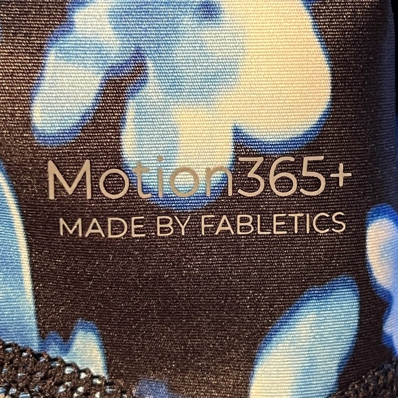 Fabletics Motion 365+ Athletic Leggings Blue Floral Shine Size Medium M NWOT - Picture 4 of 4